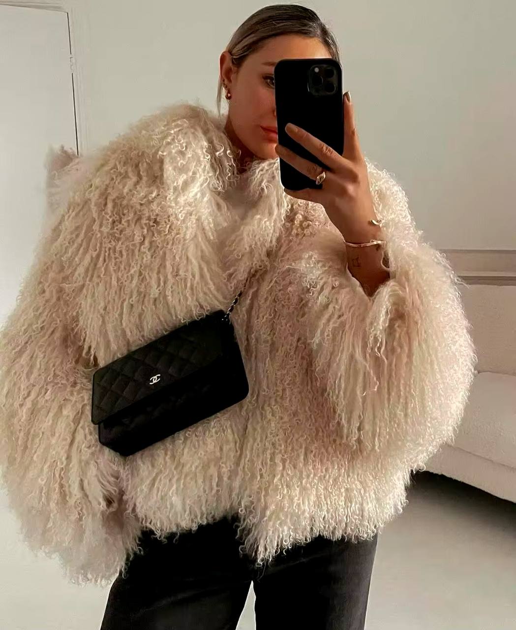 Elegant Furry Faux Fur Warm Short Coats Women V-Neck Long Sleeve Thickened Jacket