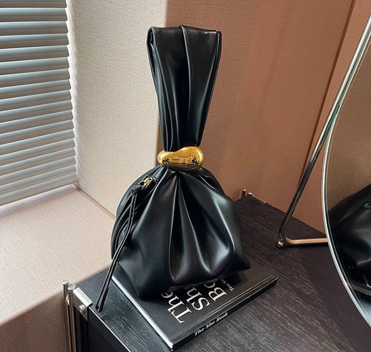 Soft Leather Clutch Bag Luxury Designer Women Pleated Mini Bucket Pouch Temperament Side Zipper Party Evening Bags